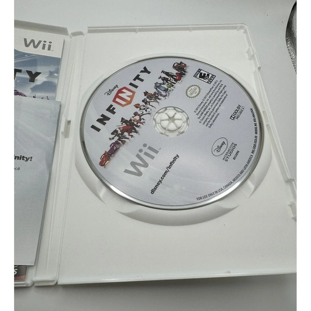 Wii Disney Infinity Game Portal Starter Bundle 4 Figures Power Discs Crystal